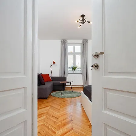Magnolia Apartment - 2Br For 8 - Old Town Apartmán